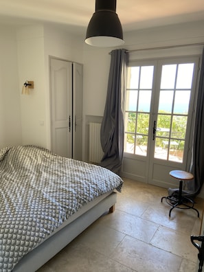4 bedrooms, desk, iron/ironing board, free WiFi - Superbe Villa vue Mer, Bandol (Bandol)