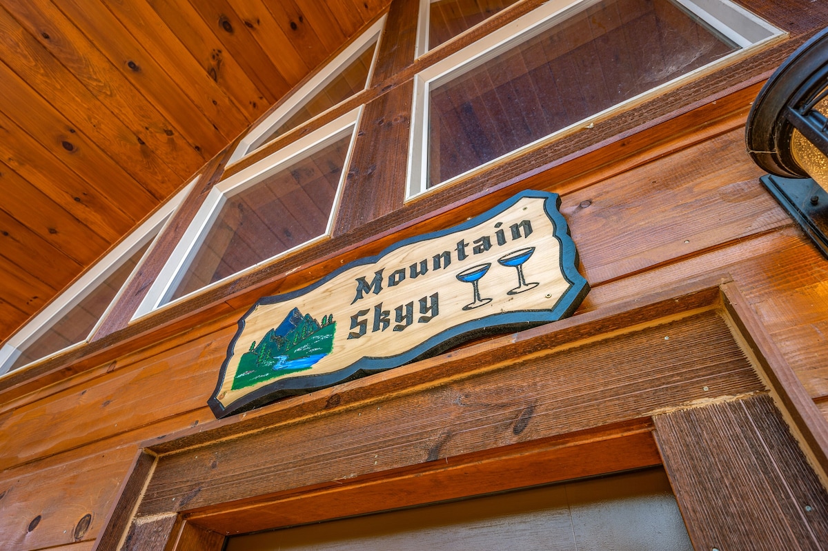 Photo 46 of Luxury 3 BR w/ King Beds, Fire Pit, Arcade Game, Pool Table, Free Dollywood Tix