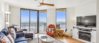 A BEAUTY! Oceanfront 3 bedroom. Sleeps 6. Outdoor pool.