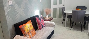 Apartment - Sleeps 4 - Parking - Wifi