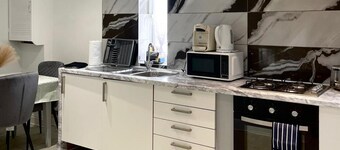 Apartment - Sleeps 4 - Parking - Wifi