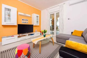 Living area - Holiday apartment with pool (Crikvenica)