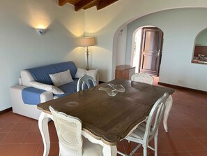 Interior - Holiday home with private pool and sea view (Punta de Su Turrione)