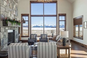 Smart TV, fireplace, books, offices - Private Teton Views - Immerse Yourself - New Home (Tetonia)