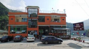 Exterior - Falcon Hotel (Abbottabad)