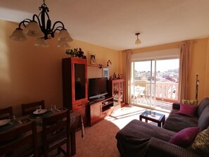 TV - PTO2: 2 bedroom apartment, 2 communal swimming pools in puerto de mazarron (Puerto de Mazarrón)