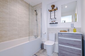 Apartment | Bathroom - Amazing Luxury 1 Bed Apartment Manchester City (Salford)