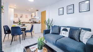Apartment | Living area - Amazing Luxury 1 Bed Apartment Manchester City (Salford)