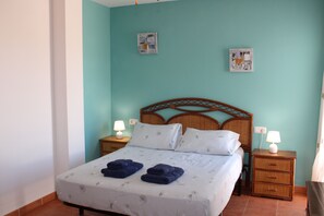 2 bedrooms, iron/ironing board, free WiFi, bed sheets