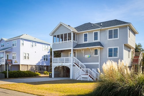 Steps to Beach, Pool & Tennis in heart of Corolla