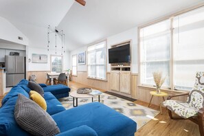 TV - Steps to Beach, Pool & Tennis in heart of Corolla (Corolla)