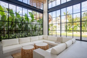 Interior - Modern Elegance in Bingin Beach: 3 BR Luxury Villa (Kecamatan Kuta Selatan)