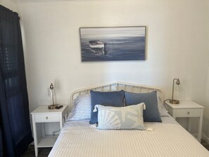 1 bedroom, in-room safe, iron/ironing board, travel cot - Front beach view cozy condo in Galveston with beautiful ocean view (Galveston)