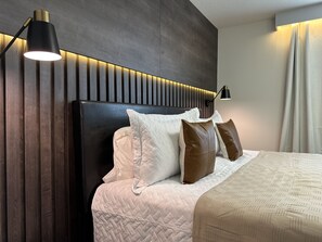 8 habitaciones, tabla de planchar con plancha, cuna de viaje y wifi