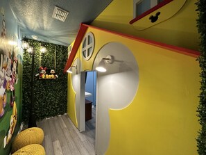 Children’s area - SPECIAL! Get UP TO 20% off Weekly Rental with complementary Pool & Spa Heating! (Davenport)