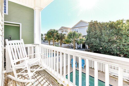 5 BR Beach House with a Private Pool in Surfside Beach! A Beach Haven