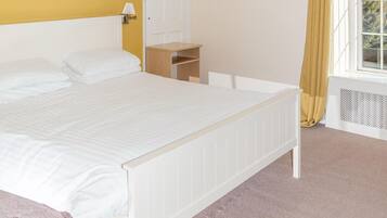 1 bedroom, Egyptian cotton sheets, premium bedding, Select Comfort beds