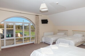 Comfort House | 1 bedroom, Egyptian cotton sheets, premium bedding, Select Comfort beds