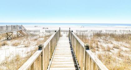 Oceanfront 5 BR Beach House with a Private Pool! Hide-n-Sea