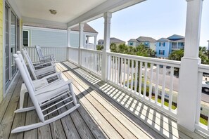 Terrace/patio - Oceanview 5 BR Beach House with a Private Pool! Legal Ease (Surfside Beach)