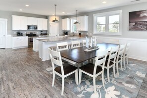 Dining - Oceanfront 8 BR Beach House with a Private Pool! The Emerald (Surfside Beach)