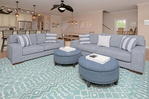 TV - Just a Walk to the Beach 5 BR Beach House with a Private Pool!  At Ease (Garden City)