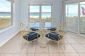 Dining - Oceanfront 4 BR Beach House with Shared Pool! Portofino II 313B. (Surfside Beach)