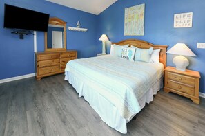 6 soverom, strykejern/-brett og internettilgang