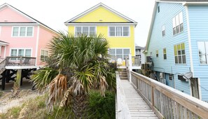 المنطقة المحيطة بالمنشأة