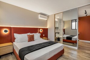 2 soveværelser, skrivebord, strygejern/strygebræt, weekendseng