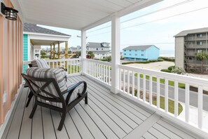 Terrace/patio - 7 BR Beach House with a Private Pool in Surfside Beach! Salty Beaches. (Surfside Beach)