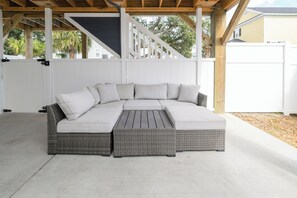 Unclassified image, 4 of 55, button