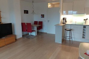 Kühlschrank, Ofen, Herdplatte, Geschirrspüler