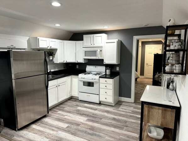 Fridge, microwave, oven, stovetop