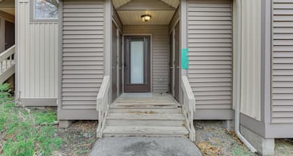 East Stroudsburg Townhouse < 1 Mi to Ski Area!