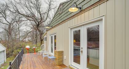 6 Mi to Lake Michigan: Coloma Farmhouse