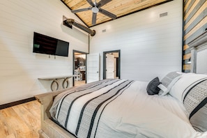 Casa (2 Bedrooms) | 2 quartos, espaço de trabalho para notebook, roupa de cama