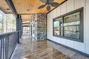 Terrace/patio - Near New Casino: Broken Bow Cabin w/ Hot Tub (Broken Bow)