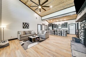 TV, fireplace - Near New Casino: Broken Bow Cabin w/ Hot Tub (Broken Bow)