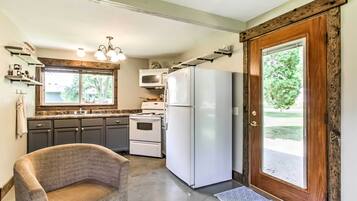 Cottage (2 Bedrooms) | Interior