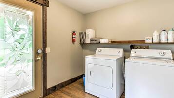 Cottage (2 Bedrooms) | Interior