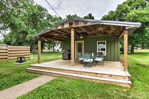 Cottage (2 Bedrooms) | Outdoor dining