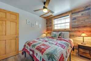 House (1 Bedroom) | Interior - 7 Mi to Jack Frost Ski Area: Cozy Blakeslee Cabin! (Blakeslee)