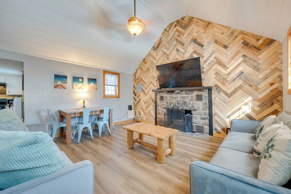 House (1 Bedroom) | Interior - 7 Mi to Jack Frost Ski Area: Cozy Blakeslee Cabin! (Blakeslee)