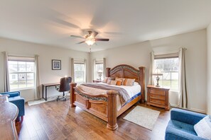 5 habitaciones y espacio para trabajar con laptop 