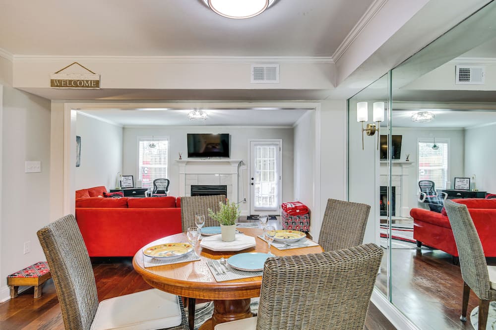 Comfy Augusta Condo w/ Deck ~ 4 Mi to Olde Town - New Savannah Bluff Pool, GA