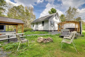 House (3 Bedrooms) | Interior - Explore the Poconos! Cozy Creekside Cabin w/ Patio (Blakeslee)
