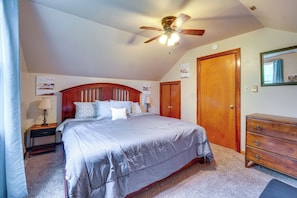 House (3 Bedrooms) | Interior - Private Hot Tub: Poconos 'babbling Brooke Cottage' (Blakeslee)