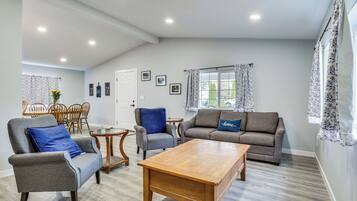 House (2 Bedrooms) | Interior