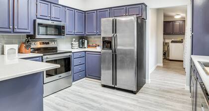 Charming Stayton Home w/ Deck + Smart TV!